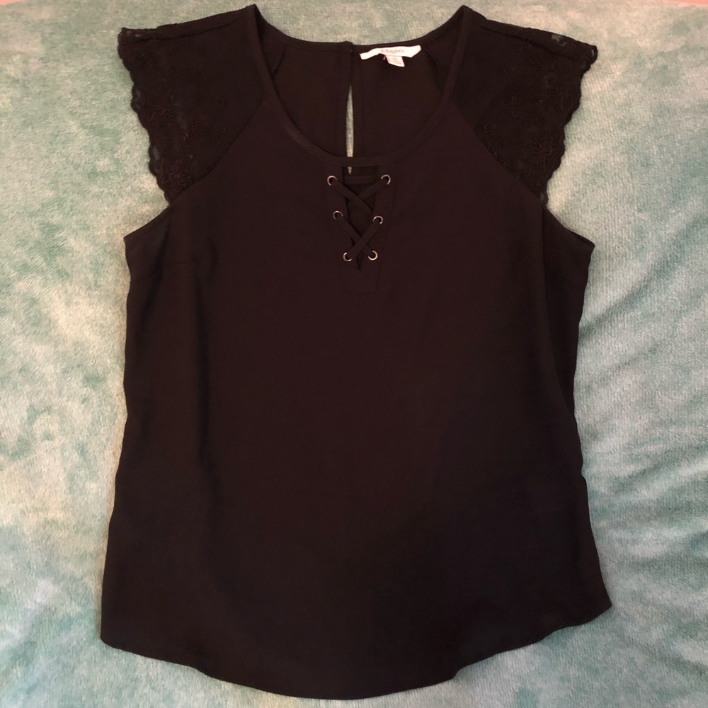 NWOT Candie’s Lace Shoulder Lace-Up Blouse BlackXS